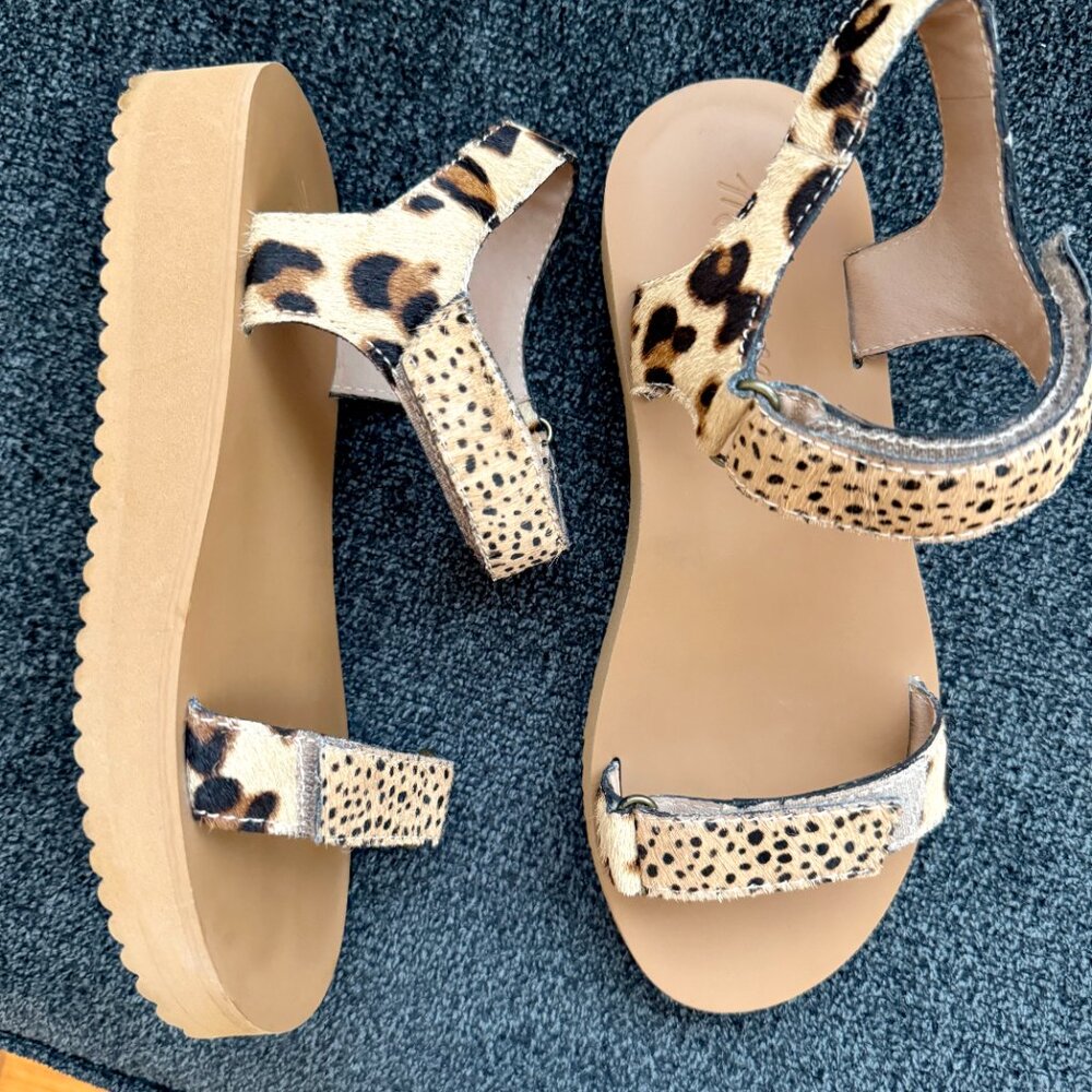 Madewell Calf Hair Leopard and Spot Platform Sandal - Picture 4 of 5